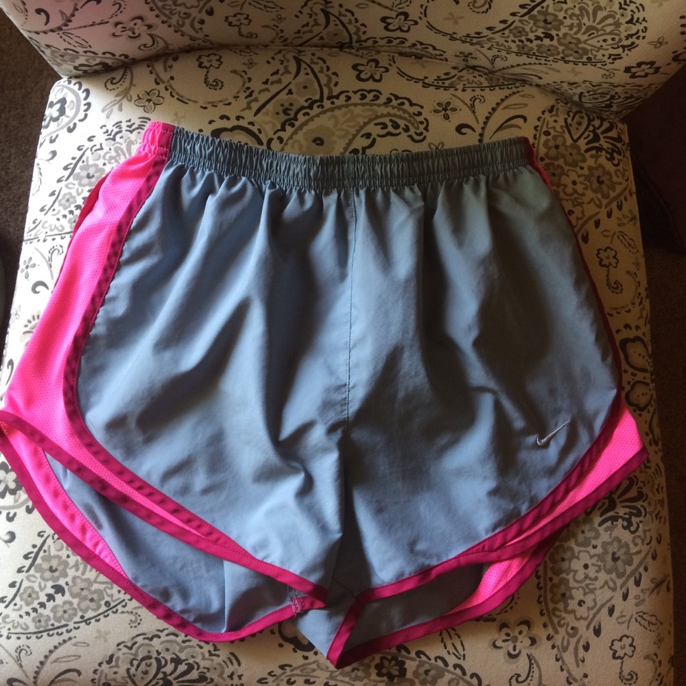Nike women's running shorts. Size M. Exc condition